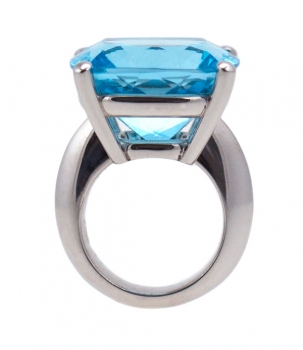 Ring Weißgold Blautopas Kissen